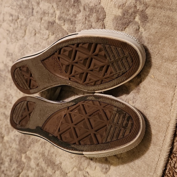 Converse Chuck Taylor All Star Low Tops - Picture 7 of 9